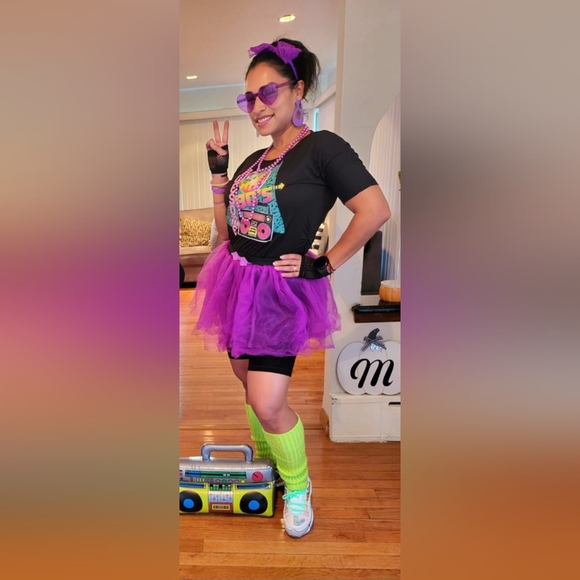 Spirit Halloween Other - 80s Female Costume 💜💚